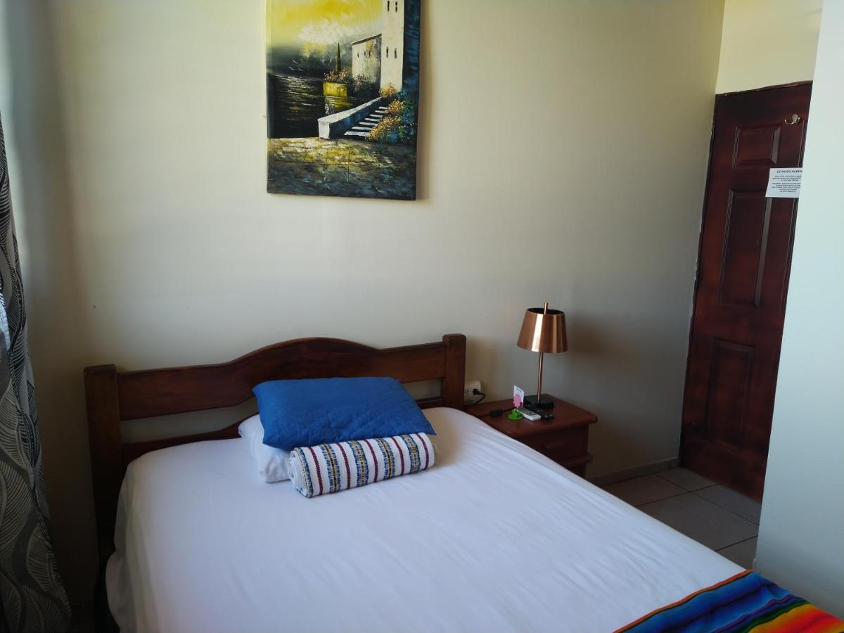Hotel Antiguo Antiguo Cuscatlán Habitación foto